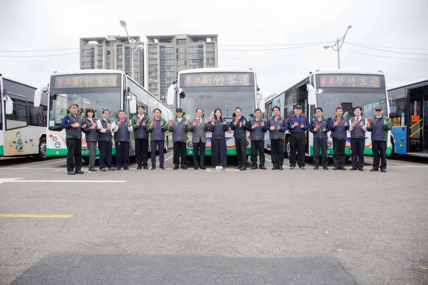 無障礙更有愛！ 竹市低地板公車大增11輛 高市長：提高近4成比例友善公車運輸圖一